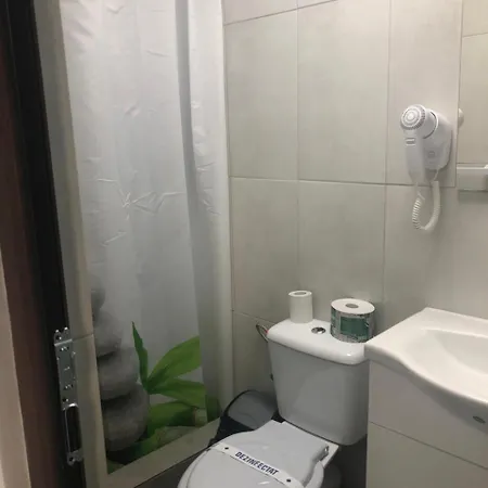 Andia Guest house *